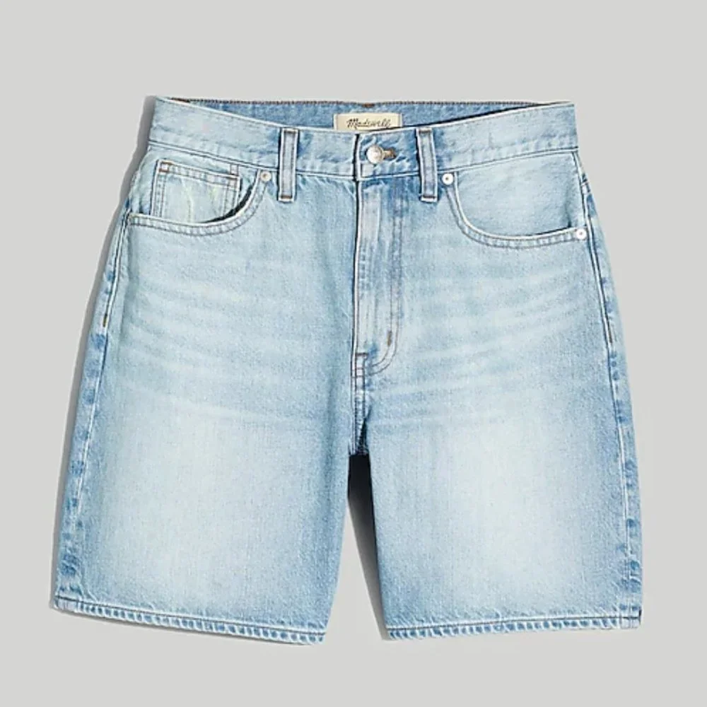 🏷️NWT Madewell Baggy Jean Shorts In Bessemund Wash - Size 23